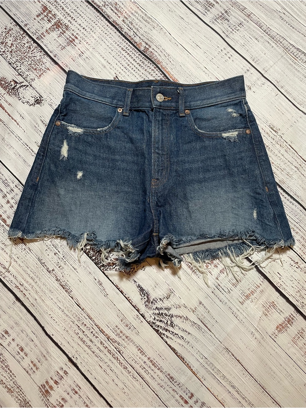 Express Super High Waisted Dark Wash Mom Jean Shorts. Size 4.